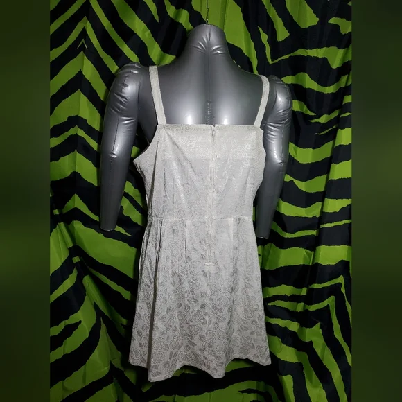 Modcloth / Royal Monk White Floral Dress XL with Pockets! NWT - Picture 2 of 8